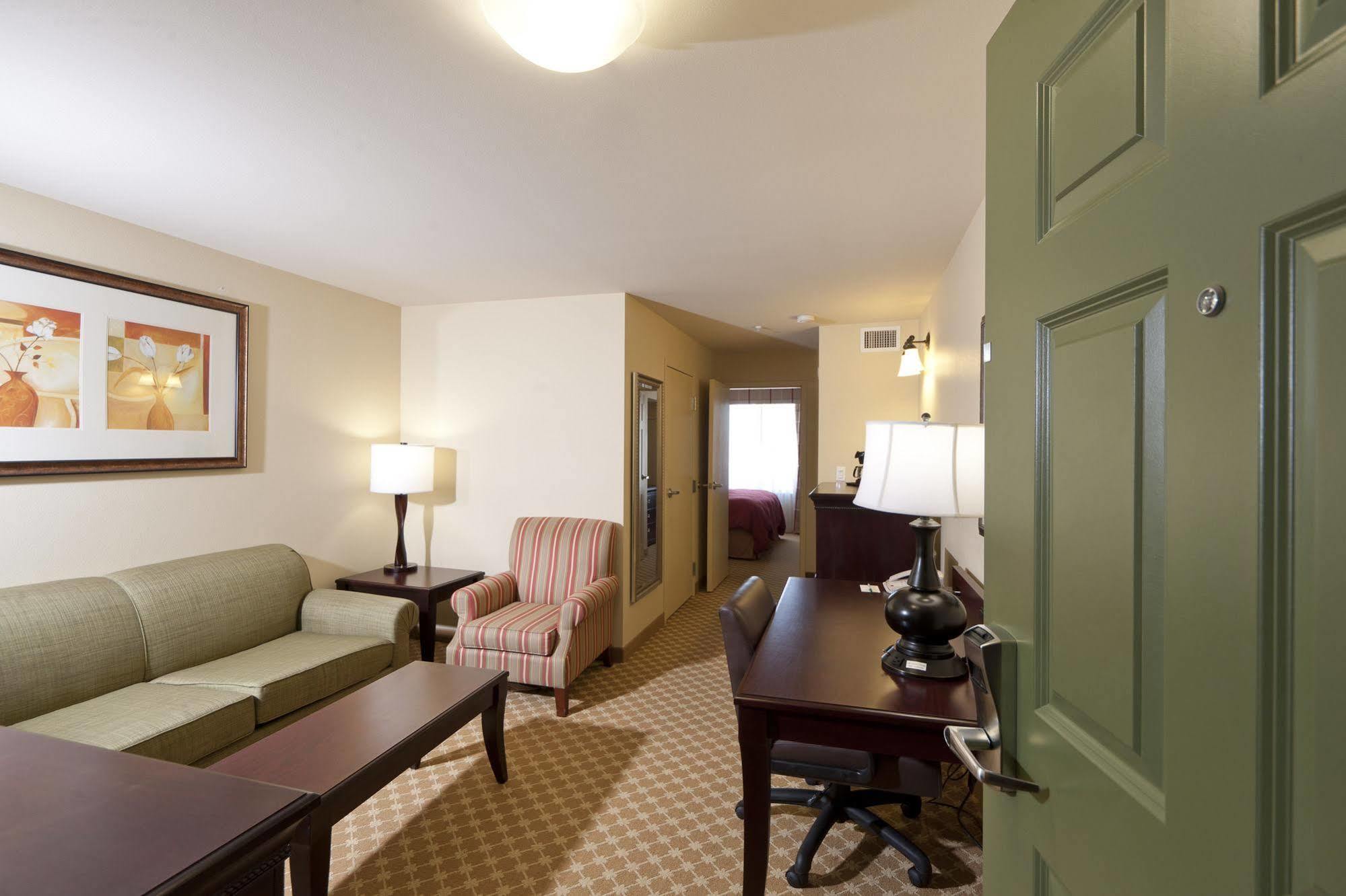 Holiday Inn & Suites - Barstow, An Ihg Hotel Номер фото